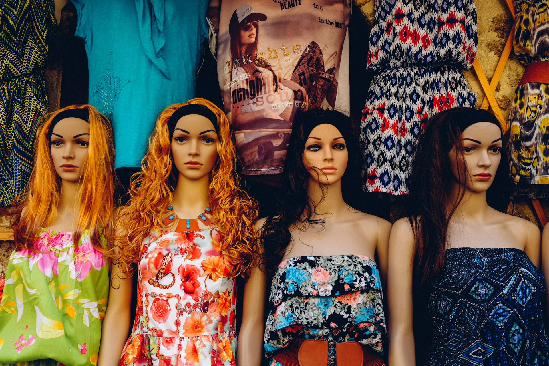 How Fashion Trends Are Reshaping the Beauty Industry: Growth, Innovation, and Consumer Shifts